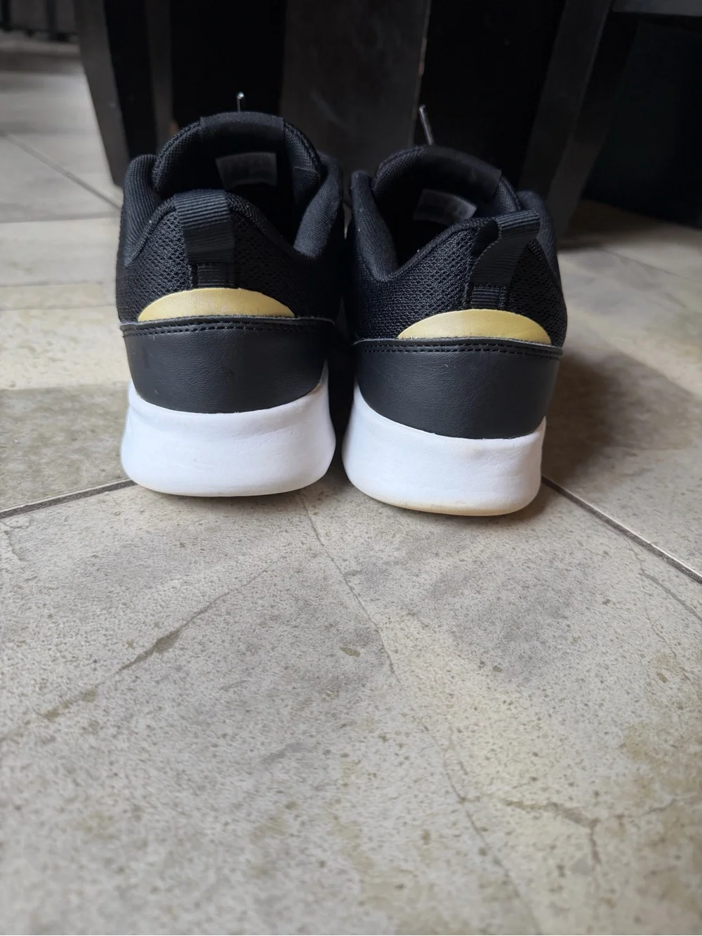 Adidas Cloudfoam Sneakers Black Gold Running Shoes Men’s Size 8 Lightweight